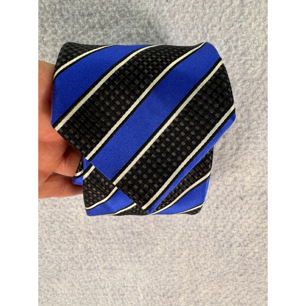 Donald J Trump Signature Collection Silk Tie Blue Black White Striped Mens